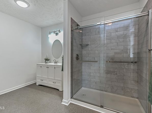 32 Tennessee St, Honaker, VA 24260
