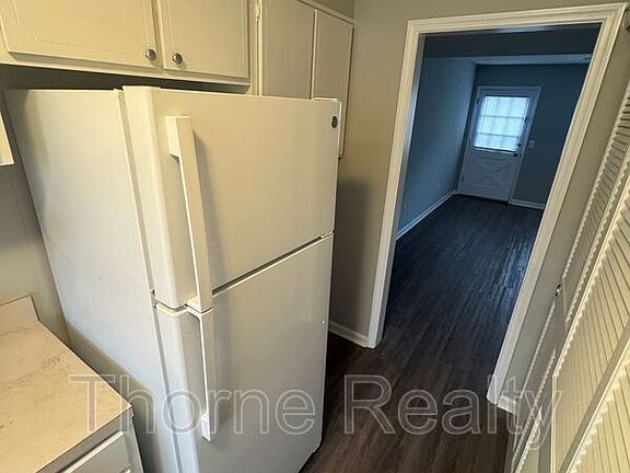 2nd image of 206 W Cross St