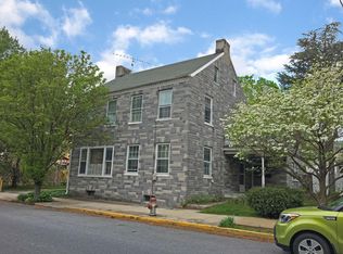 27 Front St, Lititz, PA 17543