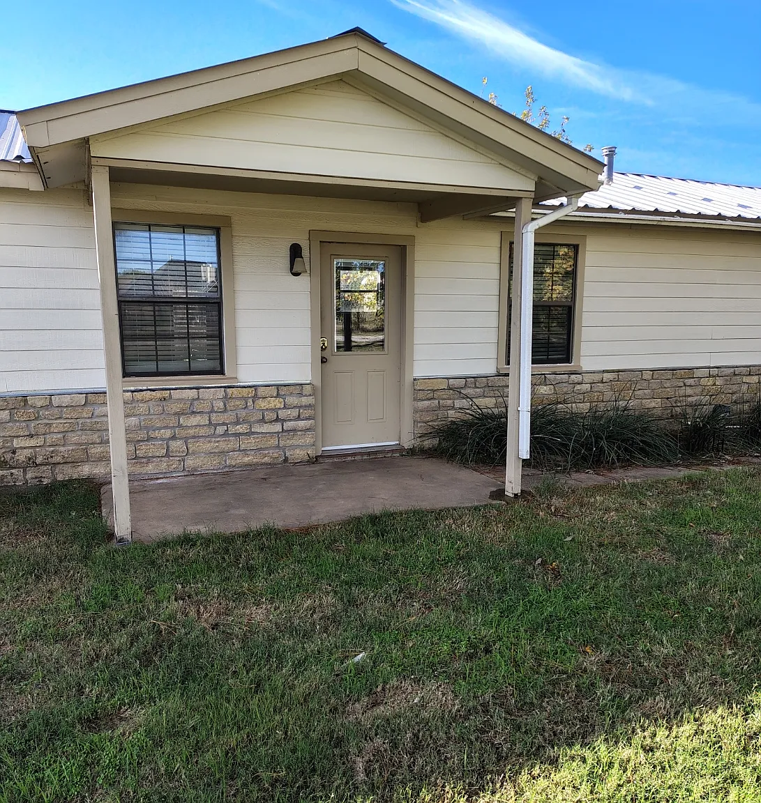 3 bed, 1260 sqft, $2,250 — Photo 2
