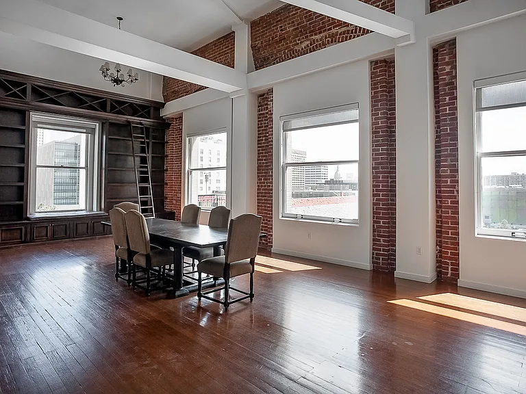 257 S Spring St #PHF — Photo 3