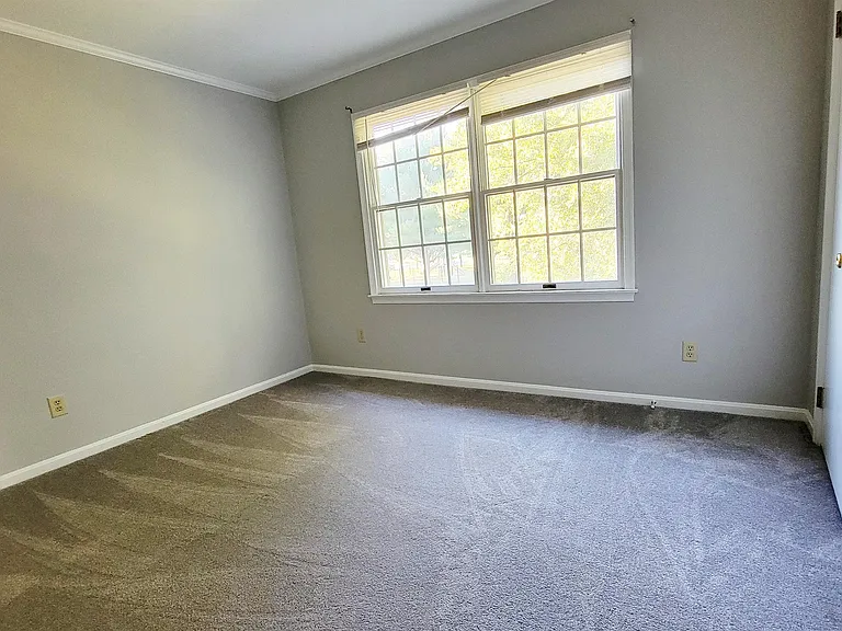 830 Larch Way #1 — Photo 23
