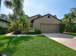 76 Ironwood Way N, Palm Beach Gardens, FL 33418