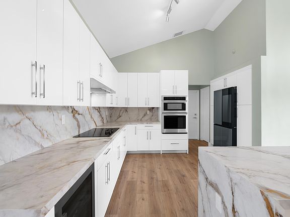 4th image of 10141 SW 3rd Street