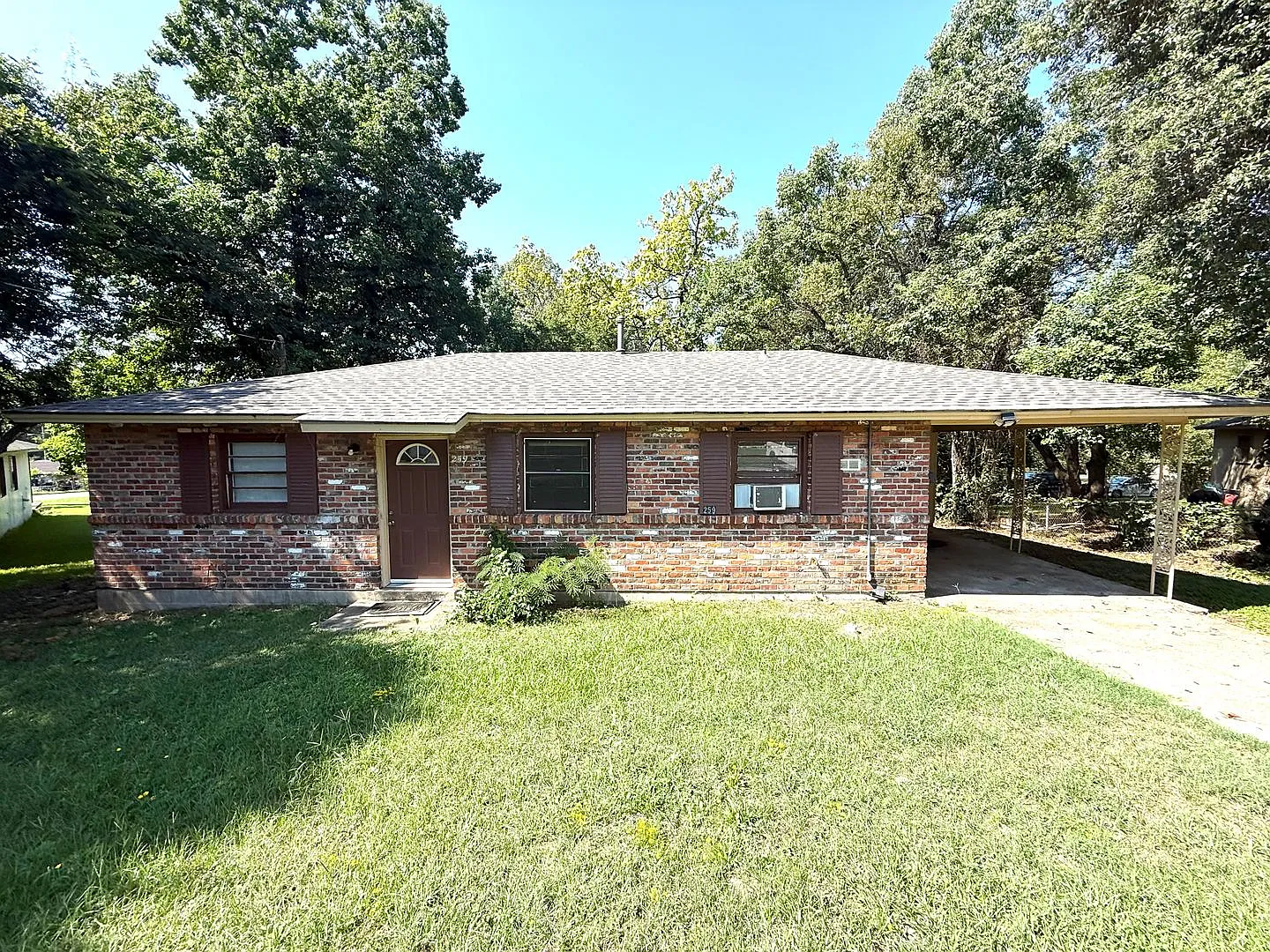 3 bed, 1.0 bath, 925 sqft, $750 — Photo 1