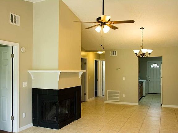 3rd image of 298 Lovell Ln