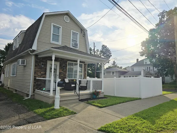 282 Riverside Dr, Wilkes Barre, PA 18702