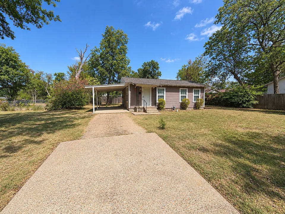 800 Circle Dr