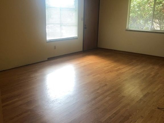 2nd image of 840 NW 61st St