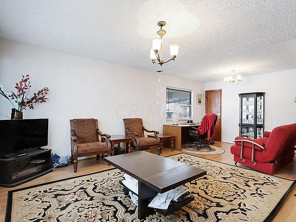 4th image of 3571 Bolton Ave