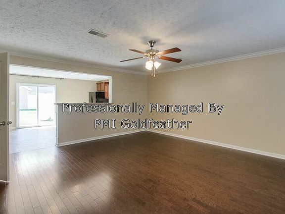 5th image of 2106 Debonair Ln