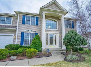 69 Stony Brook Dr, Lancaster, NY 14086