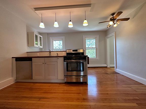 3rd image of 87 Liberty St Floor 3