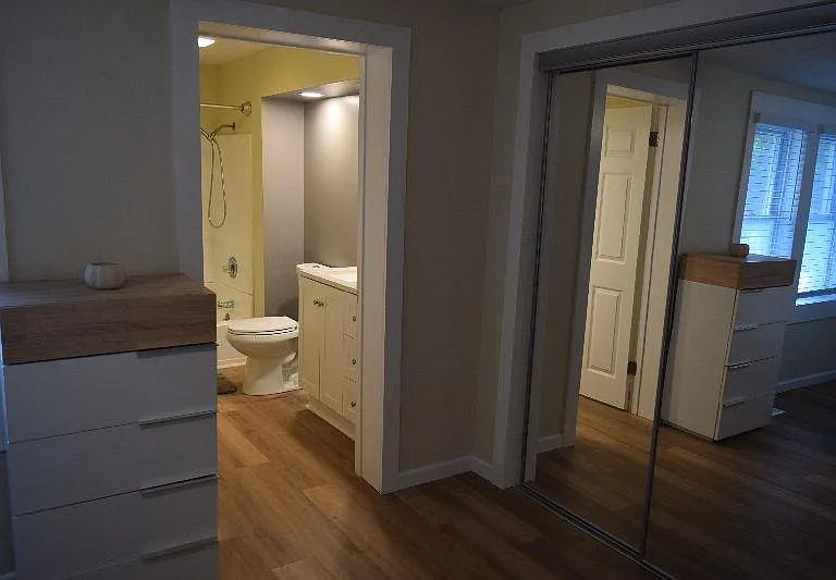 3508 Primrose Ave — Photo 8