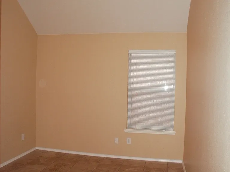 6912 Longhorn Trl — Photo 9