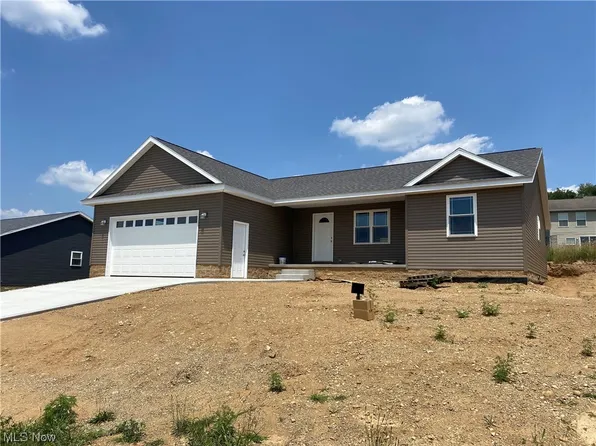 797 Glenda St NE, Bolivar, OH 44612