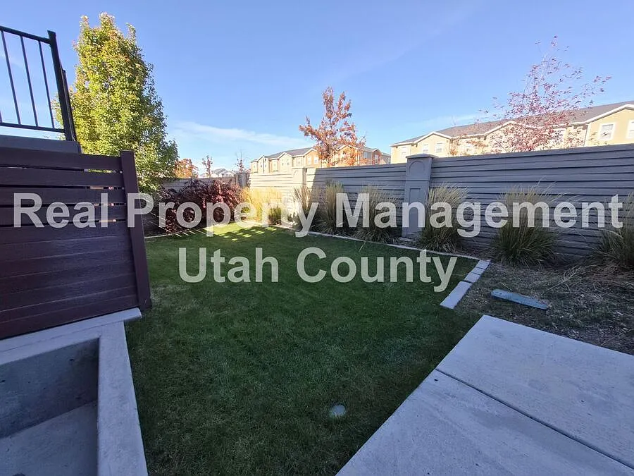 Vineyard apartment With Private yard — Photo 3