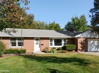 815 Hillcrest Dr, Sycamore, IL 60178