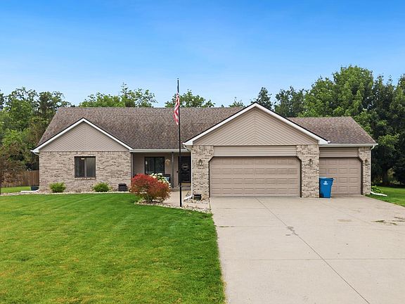 4th image of 515 Meadow Ln