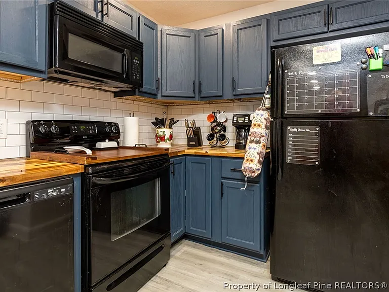 3230 Periwinkle Dr — Photo 11