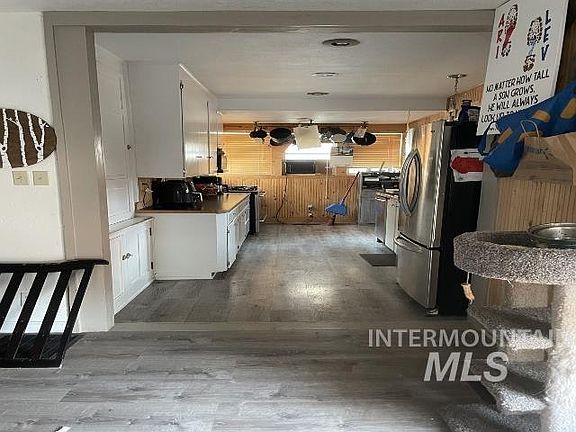 4th image of 931 W 3rd St