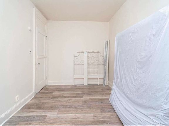 5th image of 3153 34th St APT 1