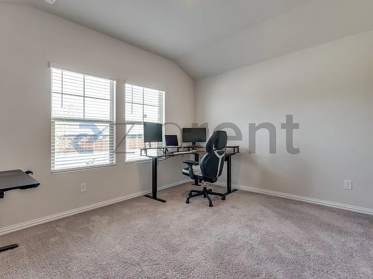 3217 Paruament Dr — Photo 10