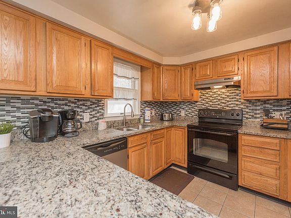 3rd image of 65 Timber Ridge Rd