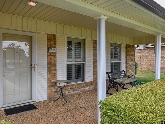 3rd image of 400 Winchester Dr