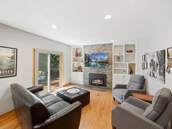 467 Glenmar Ave, Mahtomedi, MN 55115