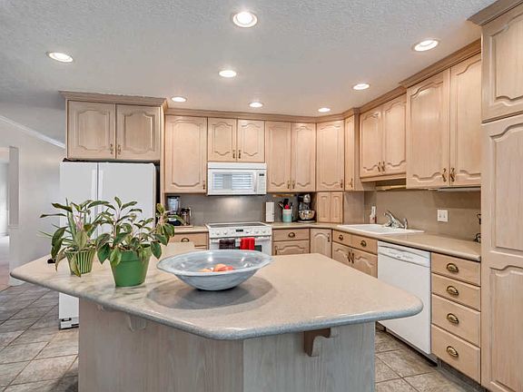 2nd image of 4598 S Farm Meadow Ln