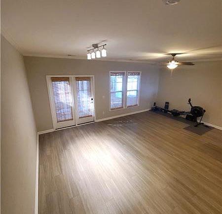3rd image of 336 Sonoma Dr