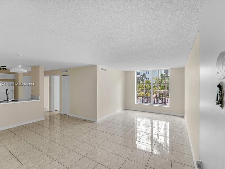 210 SW 11th St #209 — Photo 2