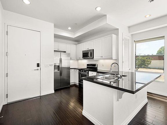 5th image of 1401 Mission St Unit 206