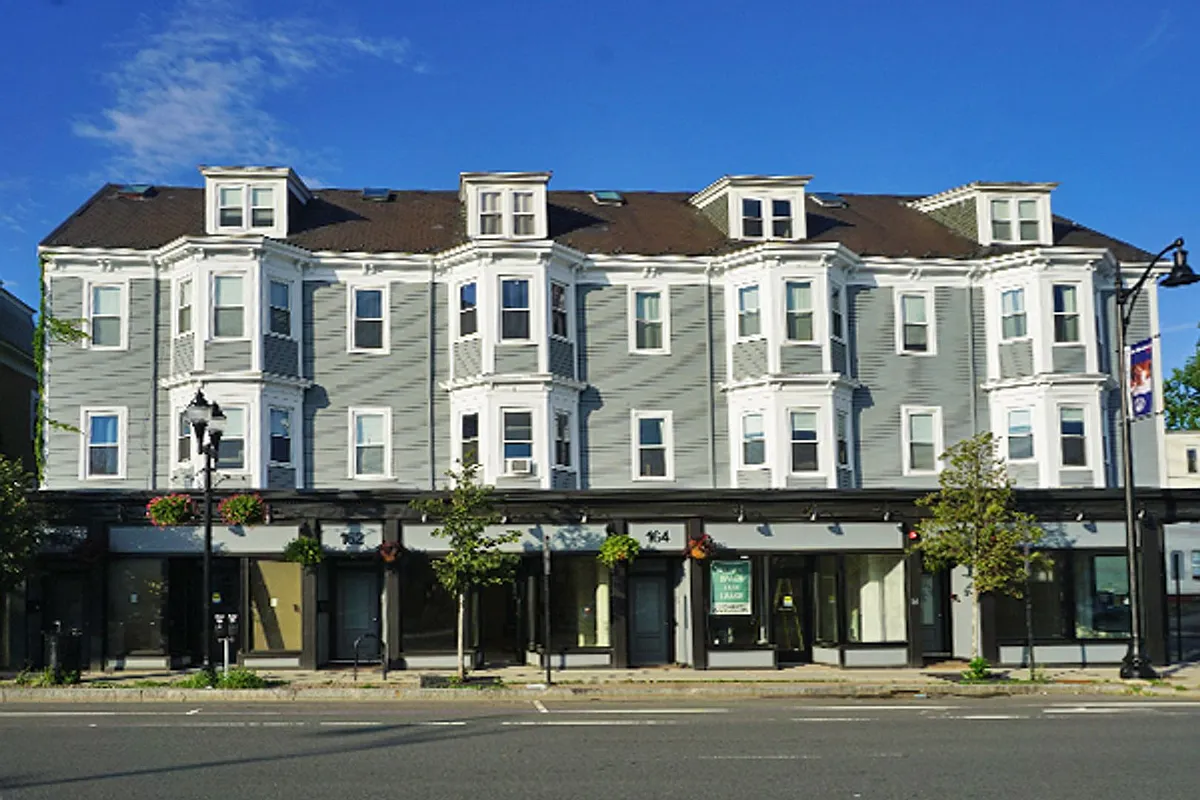Building Photo - 162 Broadway #3