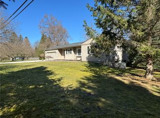 694 Marsh Rd, Pittsford, NY 14534