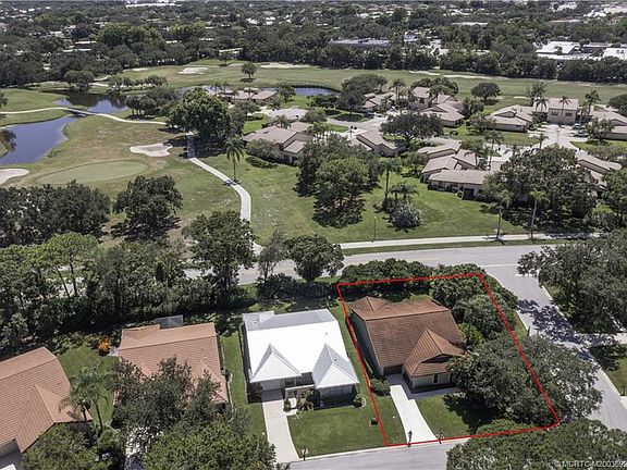 5th image of 2576 SW Willowood Cir