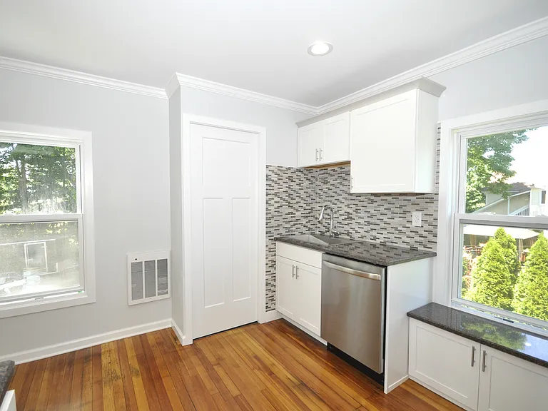 17 Hough St #17 — Photo 7
