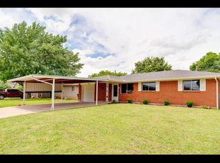 973 SW 3rd St, Moore, OK 73160