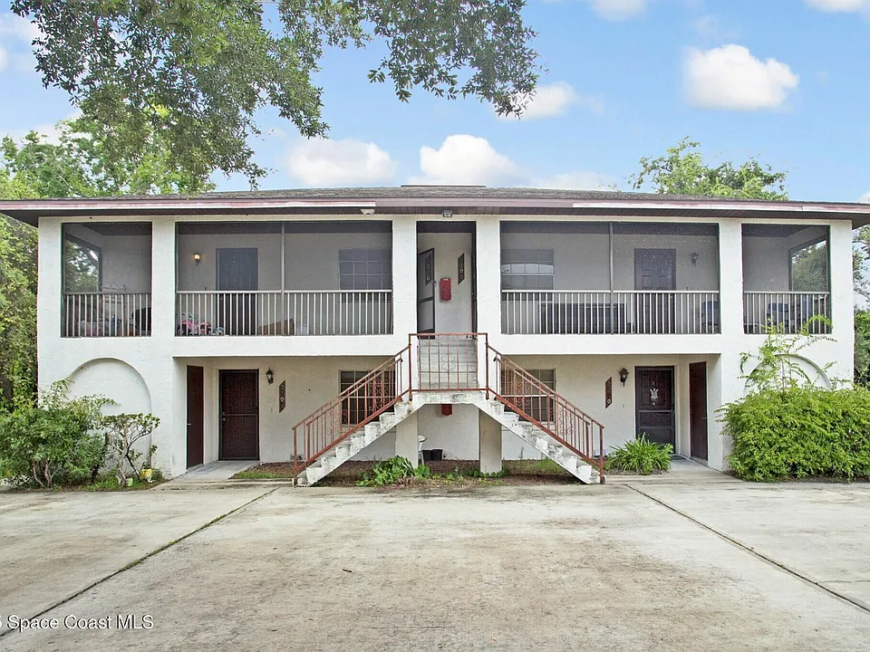 2290 Fox Hollow Dr