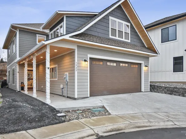 1227 Wiltshire Dr, Moscow, ID 83843