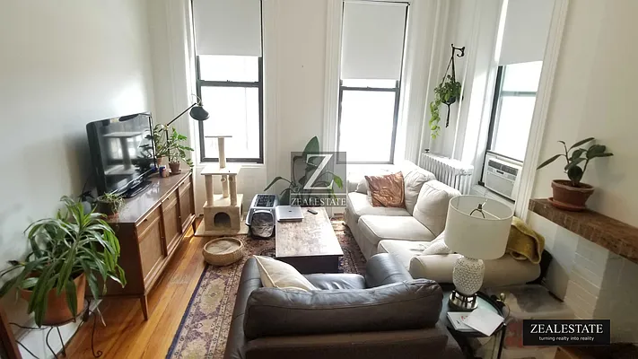 Rented by ZealEstate Group Inc | media 16