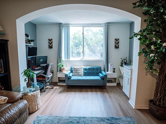 5th image of 300 Scotia Drive #102