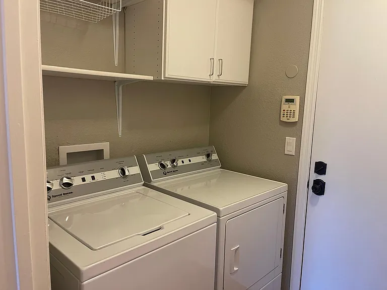 545 W Colgate Dr — Photo 7
