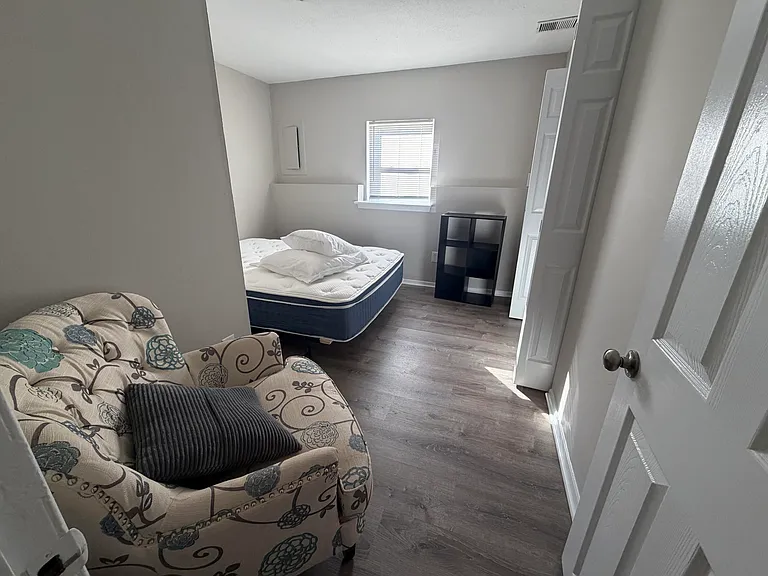 203 Wheaton Ct — Photo 16