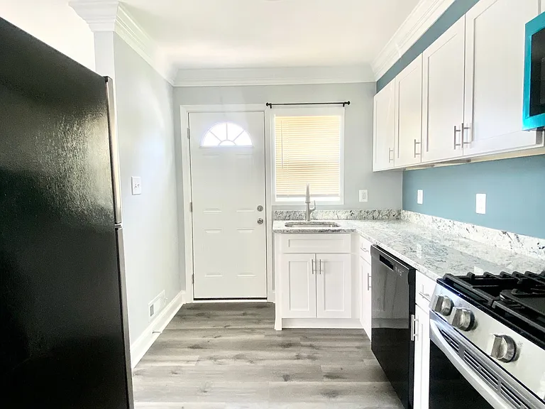 4914 Hamilton Ave #1 — Photo 6