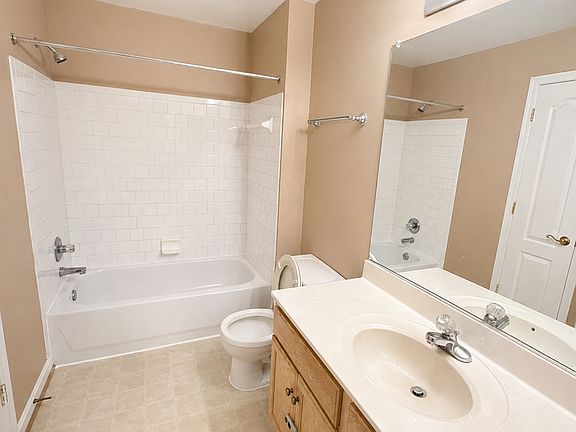 3rd image of 1411 Bonnett Pl Unit F