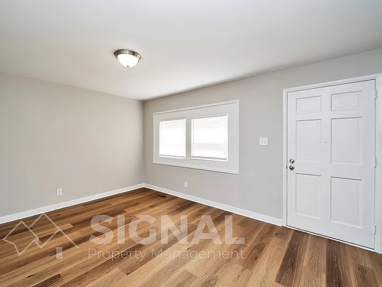 300 Norwood Ave — Photo 5