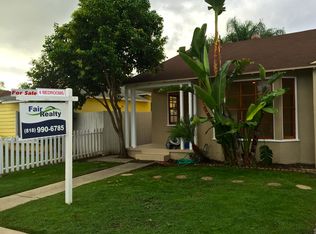 17622 Calvert St, Encino, CA 91316