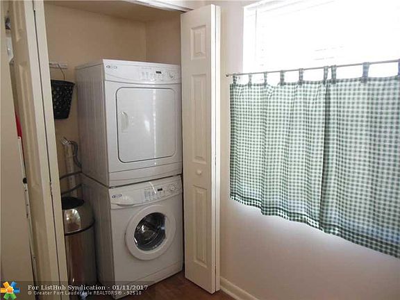 2nd image of 225 SE 10th St APT 6D